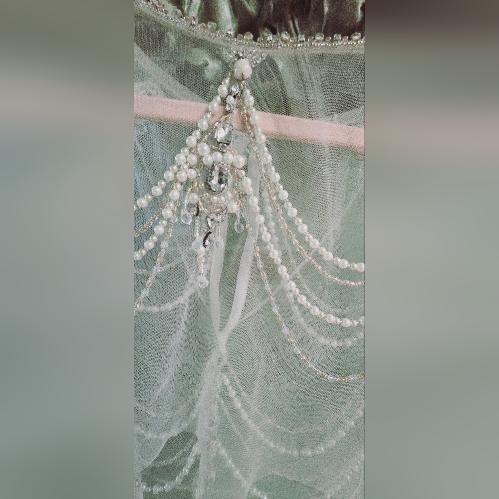Ivory capelet shawl - Picture 6 of 11
